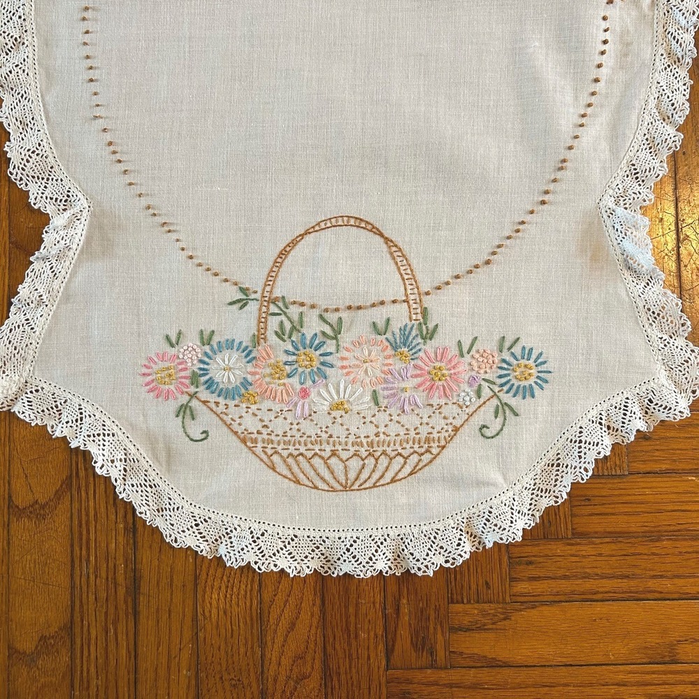 Vintage Hand Embroidered Floral Basket Lace Trim Linen Table Runner Cream 46x16
